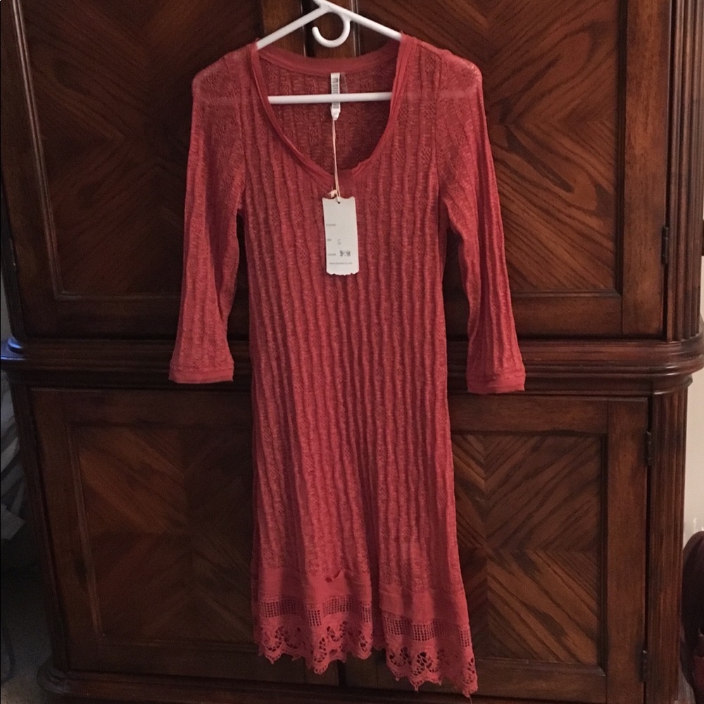 🌺delicately woven salmon dress